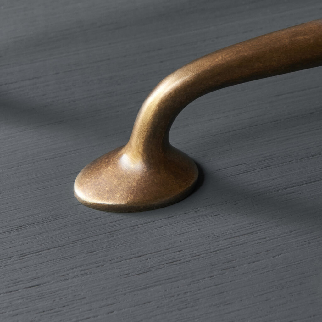 moore pull handle burnished closeup